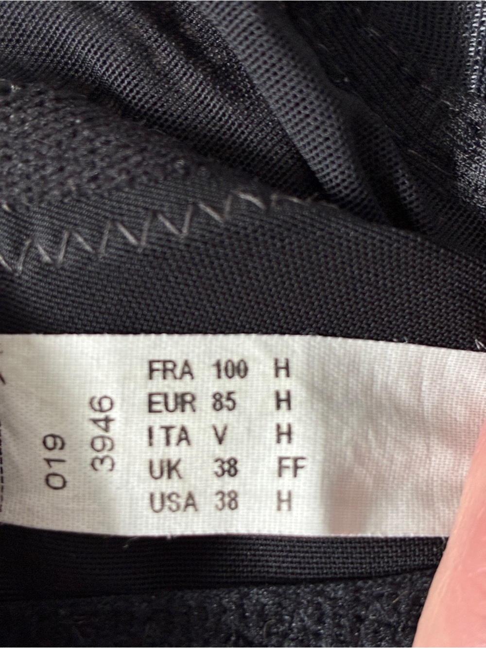 Chantelle - Classic Black Underwire Bra - Women Intimates - 38 H - Picture 4 of 4